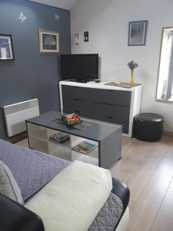 Fee Maison With Love Appartement Cuissai Exterior photo